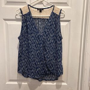 About A Girl Made In The USA Blue White Tank Blouse Crochet Trim Large Festival